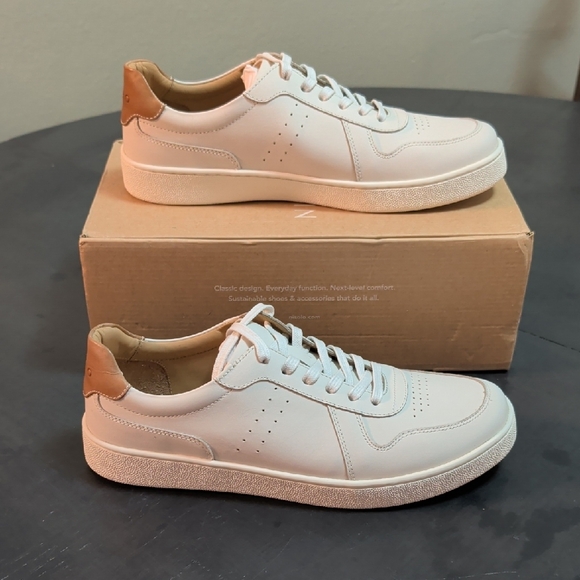 Nisolo Bria Go-To Court Sneaker Cream and Tan - Picture 2 of 6